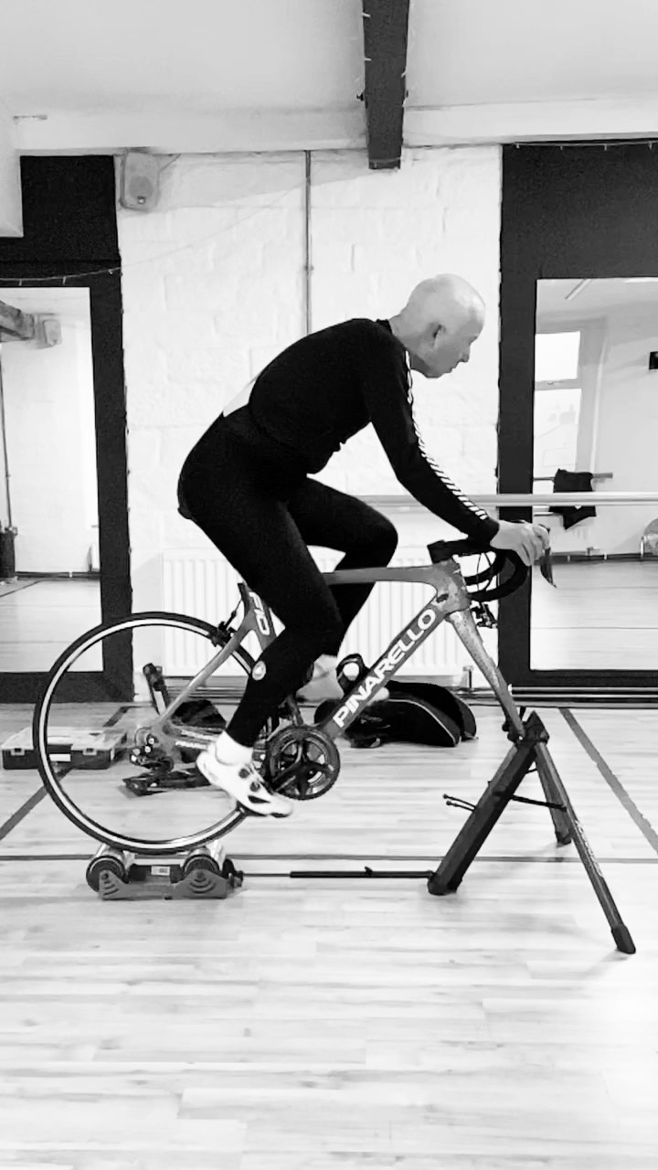 An afternoon spent with Des Fretwell, a classy bike rider from a different generation 👌
.
#yorkshire #yorkshirecycling #bikefit #bikefitting #bikefitter #cycling #class #smooth #olympics